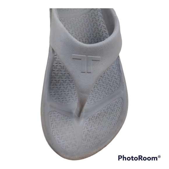 Telic Energy Dolphin Gray Waterproof Thong Slip On Flip Flops - Picture 12 of 16